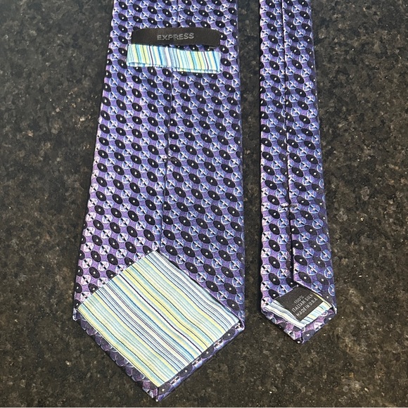 EXPRESS Tie 100% Italian Silk Lavender & Blue Geometric 58.5"L x 3.75"W USA Made - Picture 6 of 8